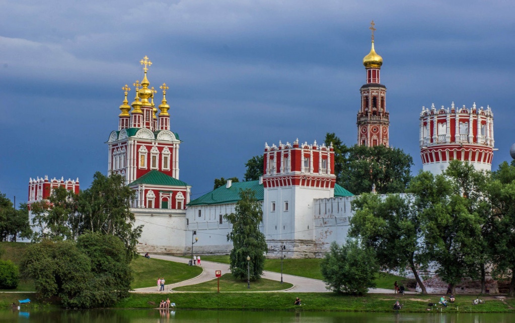 Новодевичий Богородице-Смоленский монастырь в Москве